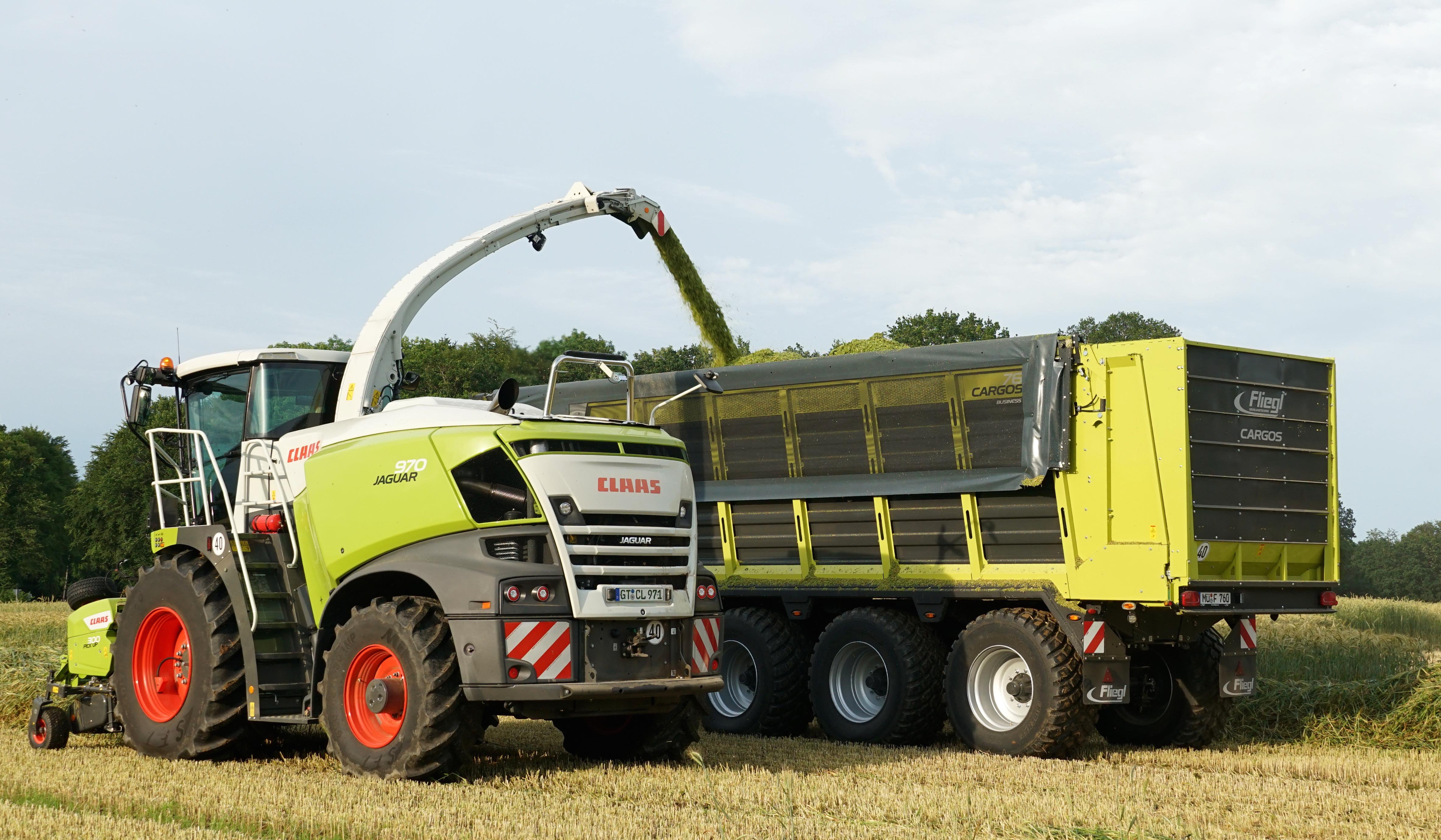 With the chopping mechanism removed an extra 3t of forage can be carried in the body
