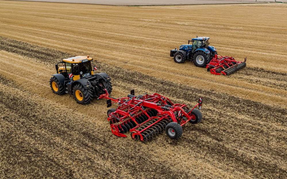 The Qualdisc range of compact harrows are available in trailed or mounted form
