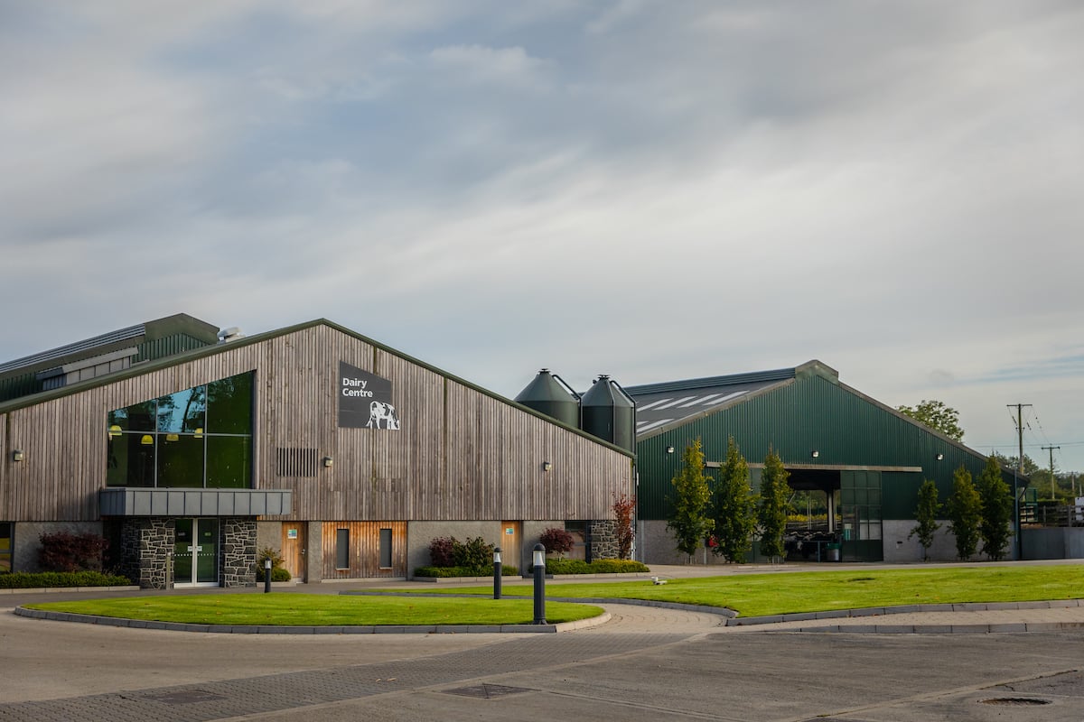 CAFRE Dairy Centre demonstrates innovation to reduce ammonia emissions. Image source: CAFRE