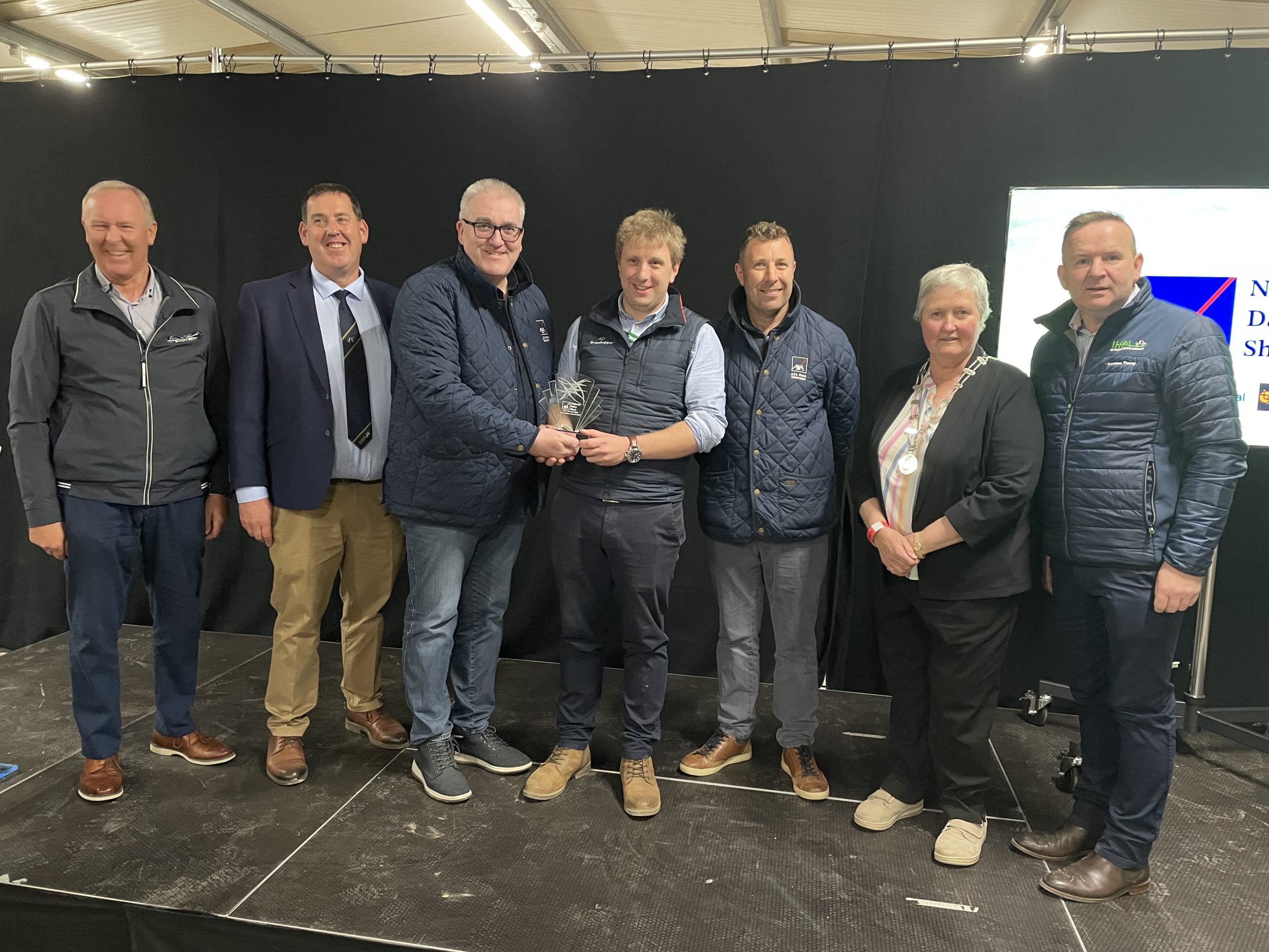 (l-r) Pat Flanagan judge, Denis Kiely National Dairy Show director, Christy Doherty AXA, Diarmuid McSweeney TrueNorth Technologies, Barry Clarke AXA, Ursula Forrest Cork IHFA president, Laurence Feeney IHFA chief executive