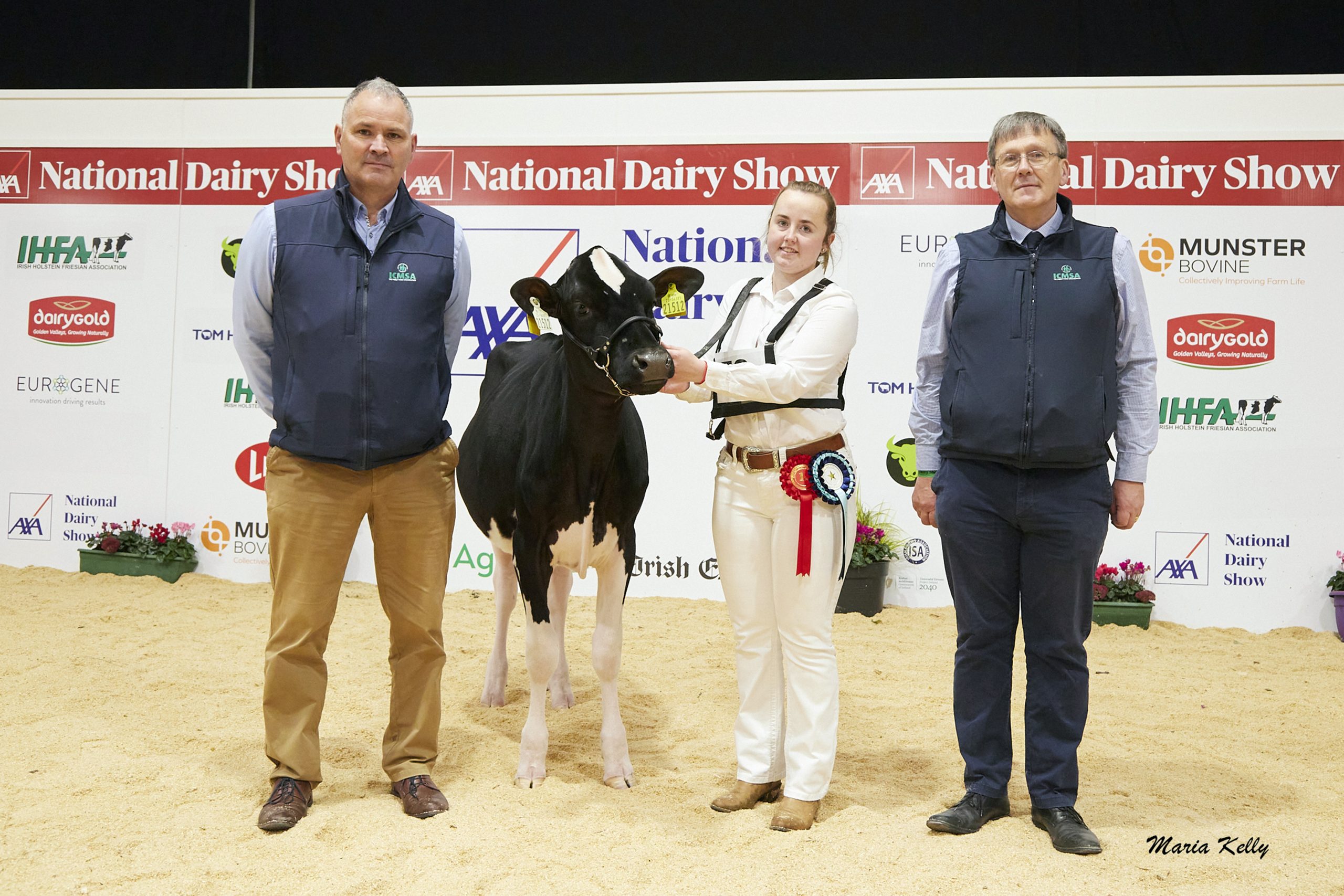 L-R: Michael Thornton, ICMSA (sponsor) winner Cornboron K Doc Finesse exhibited by Brian Corley, Rachel Corley, Handler with John Wallis, ICMSA, sponsor. Photo: Maria Kelly