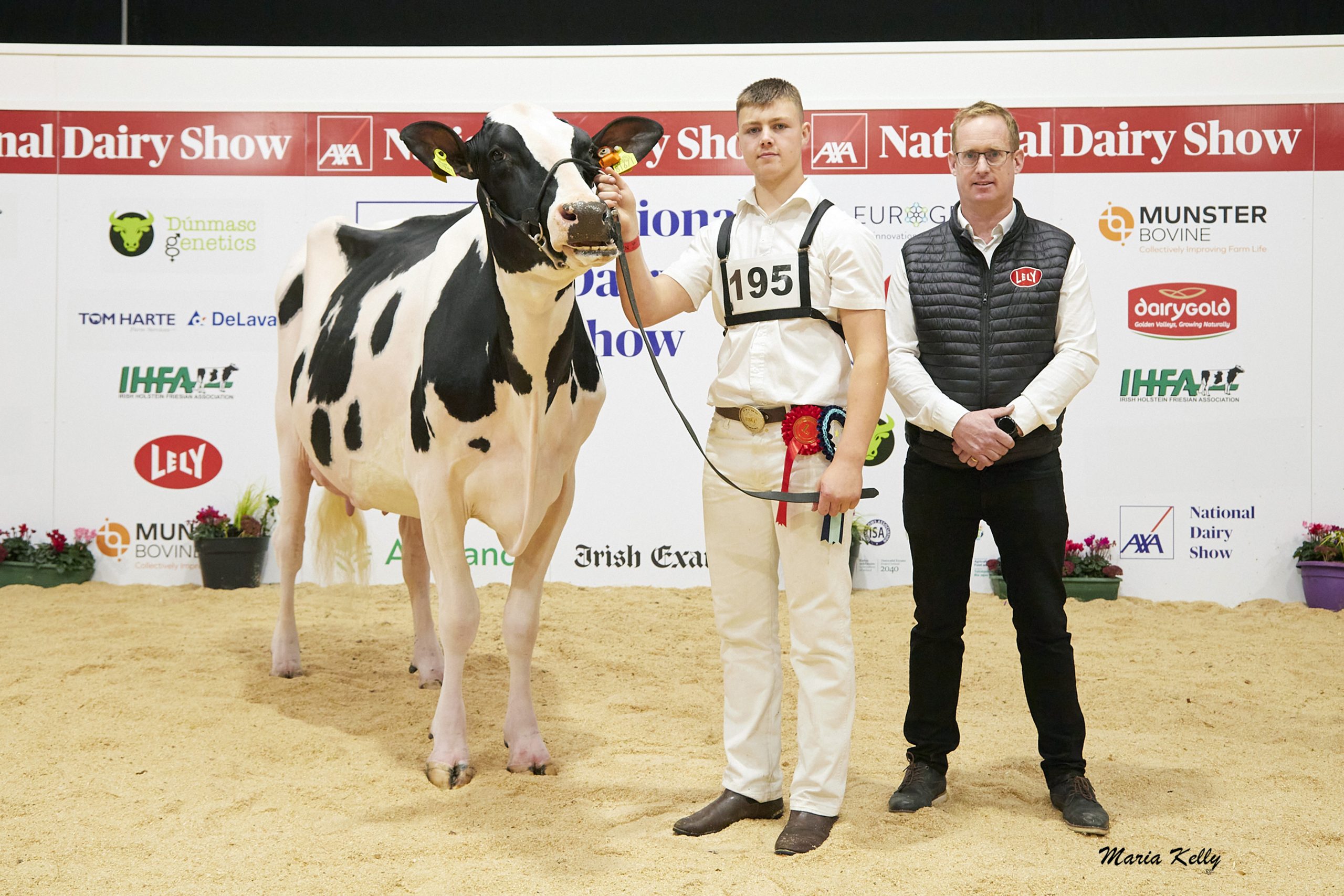 L-R: Hallow Solomon Arengatang exhibited by Philip Jones, Will Jones (handler), Brian O’ Riordan, Lely (sponsor). Photo: Maria Kelly.