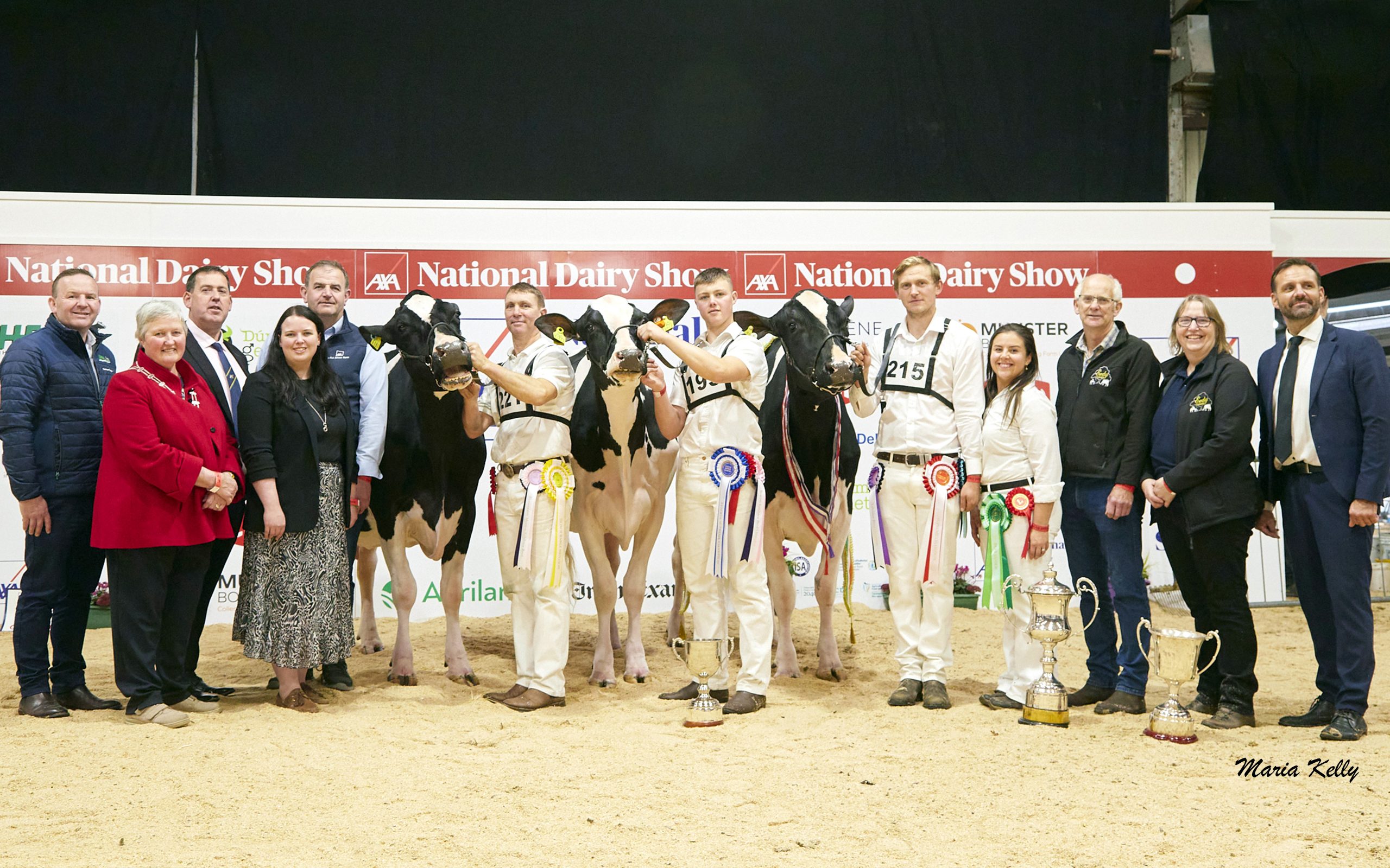 L-R: Laurence Feeney, IHFA C.E.O. Denis Kiely National Dairy Show director, Tom McCarthy AXA, Ursula Forrest, Cork Club president, Rachel Martin, Cork Examiner, Honourable Mention Hallow Atwood Twizzle 1181 exhibited by Philip Jones, Philip Jones (handler), Reserve Champion Hallow Solomon Arengatang exhibited by Philip Jones, Will Jones (handler), Champion Eedy Doorman Fame exhibited by R&amp;S and J&amp;L Helen, Jason Helen, Laura Helen, Robert Helen, Sylvia Helen, judge Niels Erik Haahr. Source: Maria Kelly