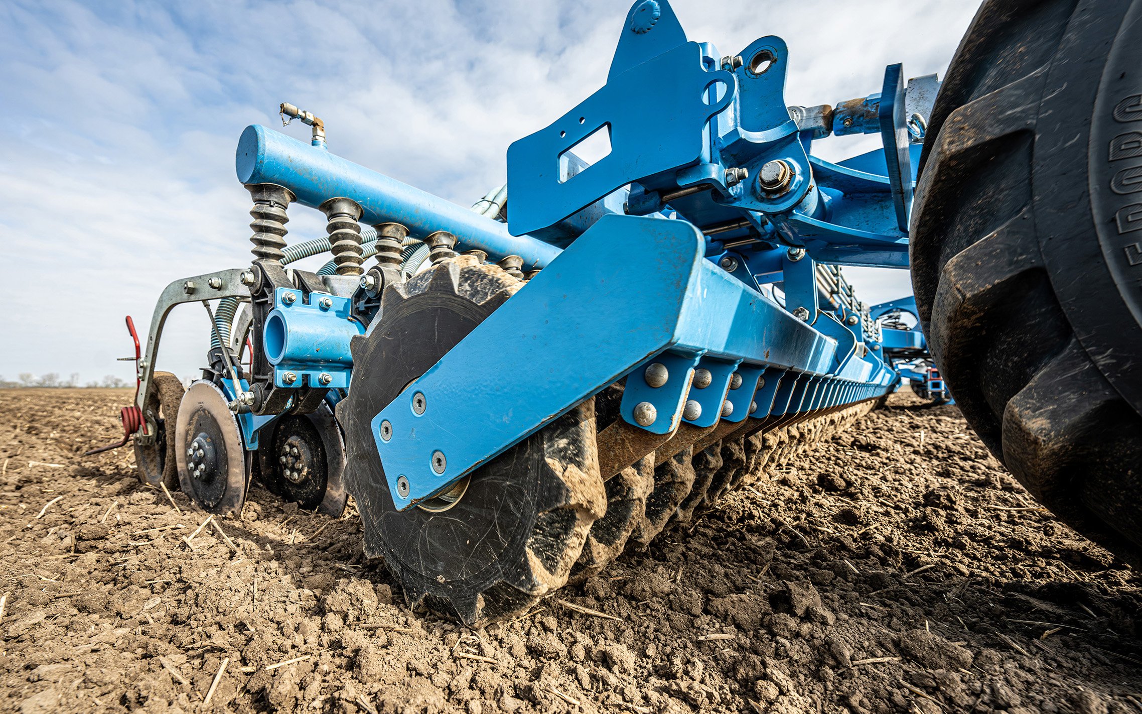 A choice of leading discs allows all situations to be catered for