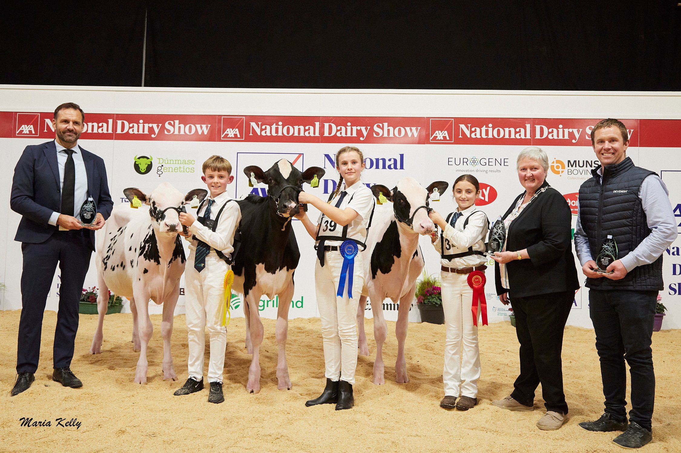 L-r: Judge, Niels Erik Haahr, Patrick Dillon 3rd, Andrea Deane 2nd, Abbie Duffy 1st with Ursula Forrest, Cork Club President, Jack Hogan (Devenish). Image: Maria Kelly