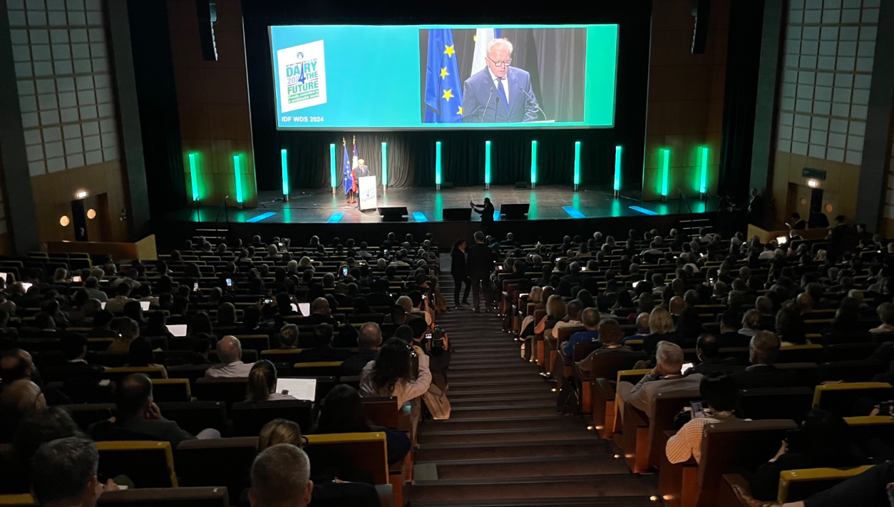 Commissioner Janusz Wojciechowski speaking at the IDF World Dairy Summit 2024 Source: @jwojc via X