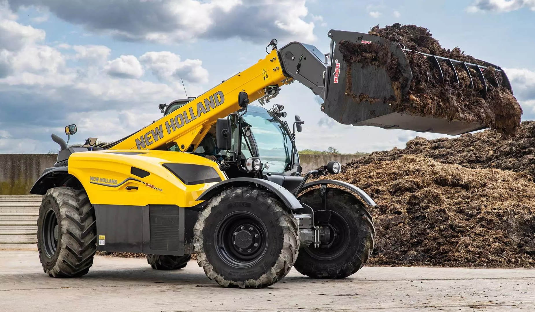 The TH telehandler range has been expanded with a smaller TH 6.25 model