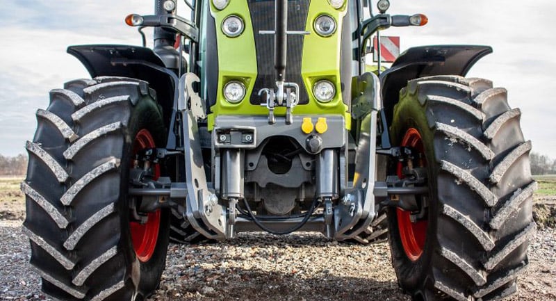 The linkage pack comes with hydraulic services as standard