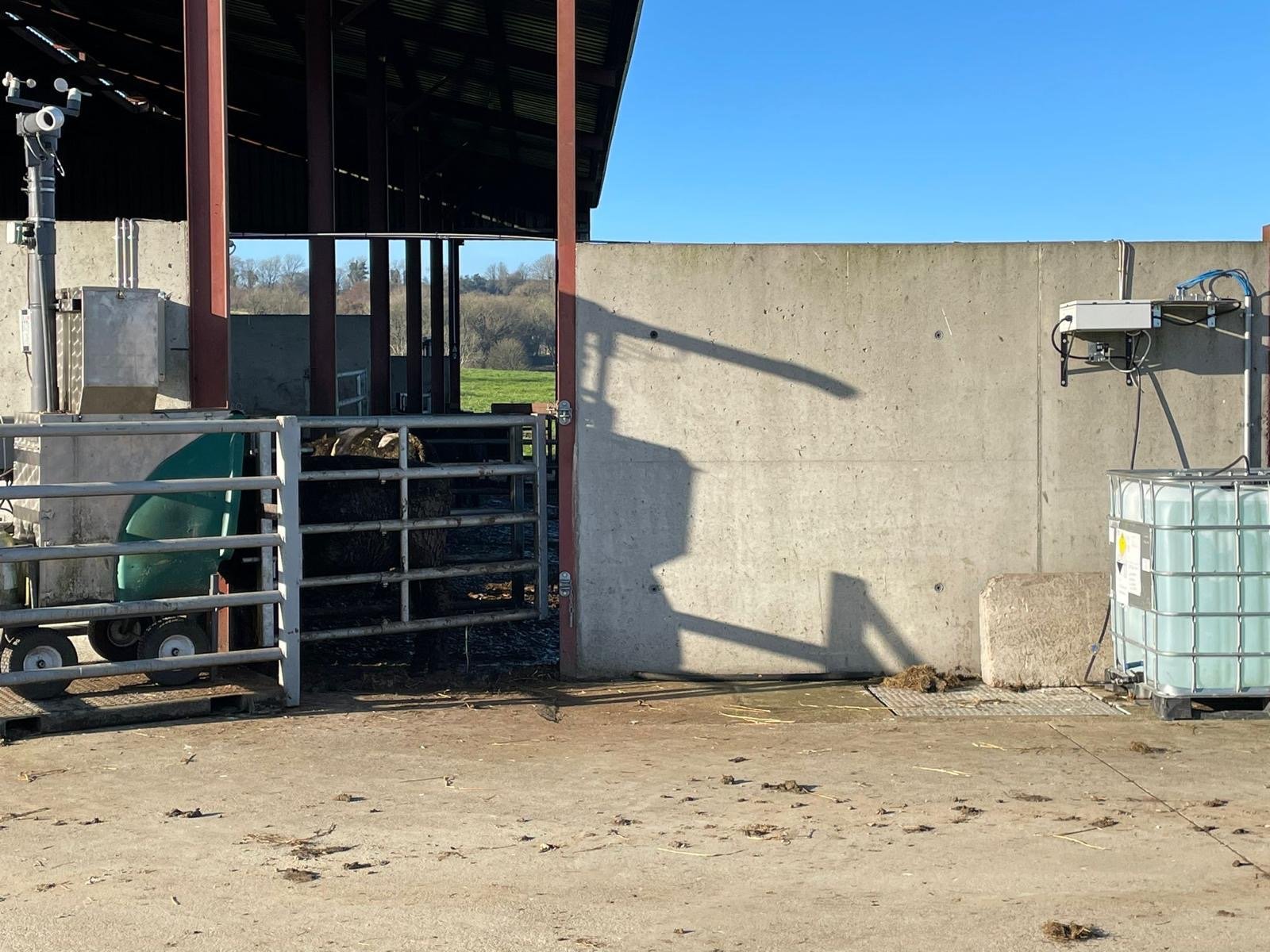Greenfeed bin (left) and dosing system (right)