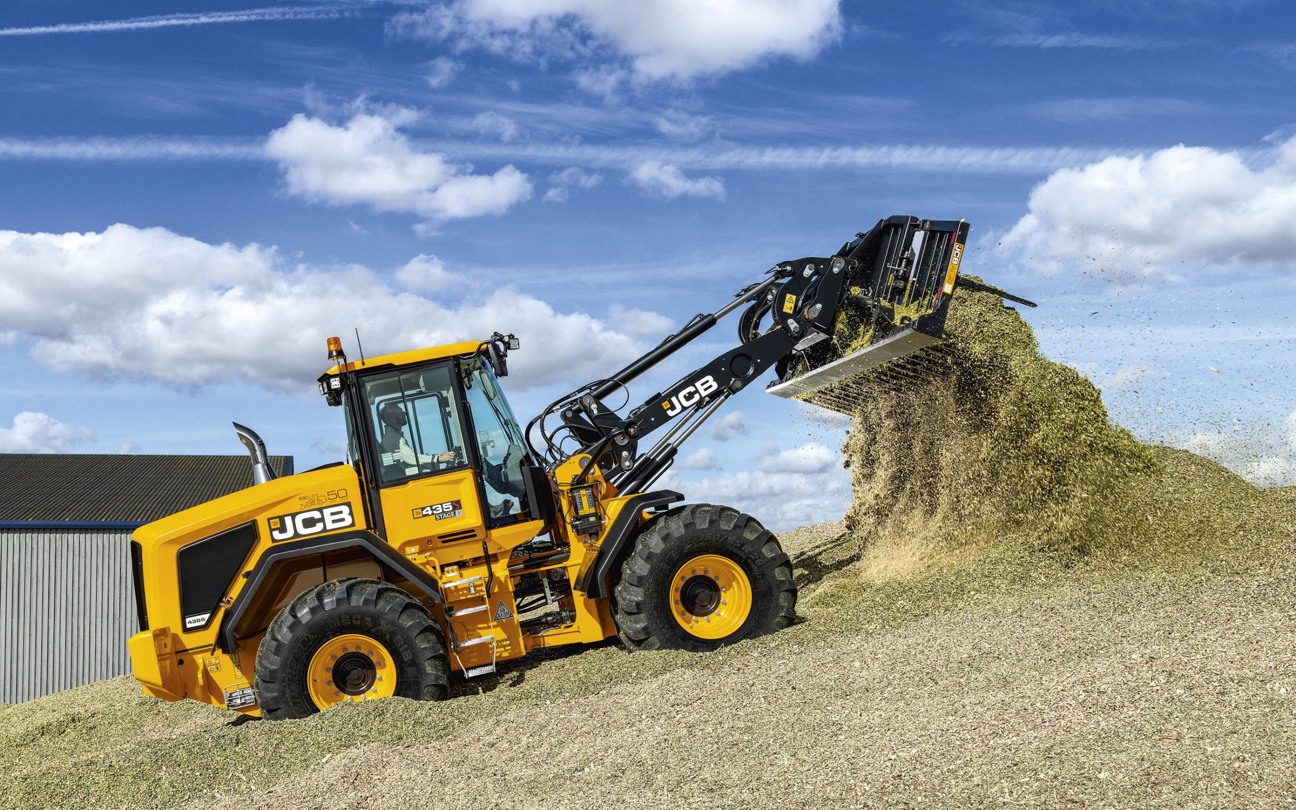 Silage clamps can be hard work, so JCB has increased the power output of its 435S loader to 282hp