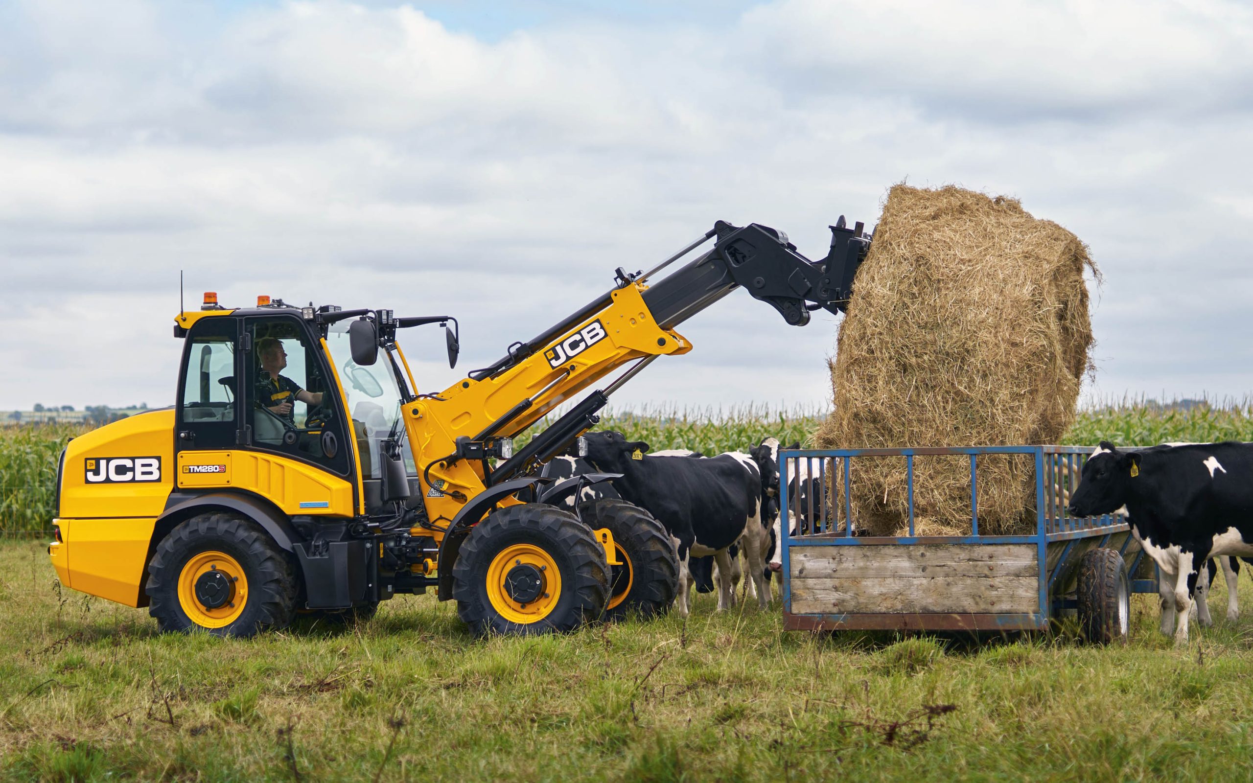 The JCB TM 280S is the latest  articulated loader from the company