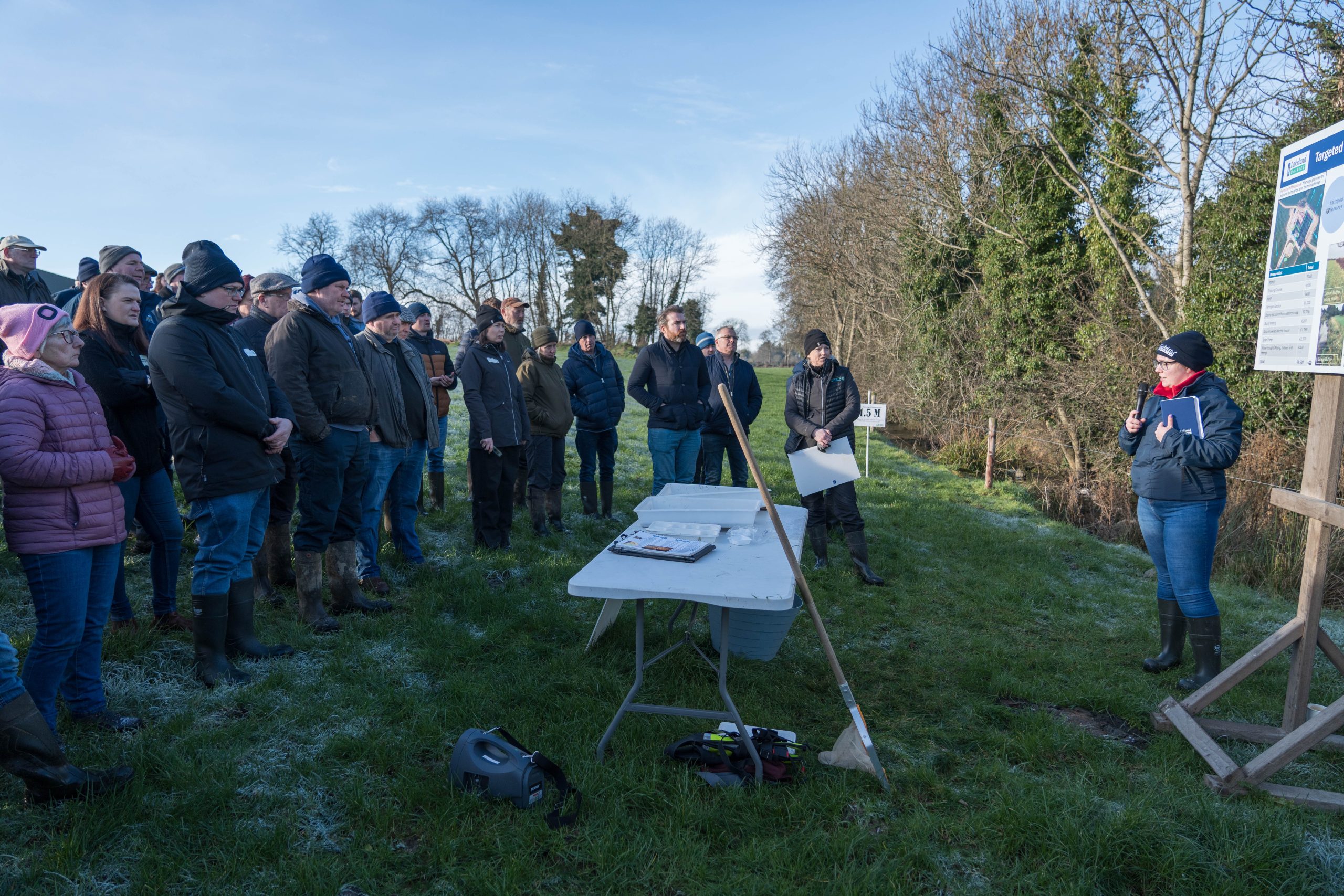 Lakeland Dairies Water Quality advisor MaryKate Condren addressing a water quality event on the farm of Sean and John Gilsenan in Moynalty, Co. Meath. Image source: Barry Cronin