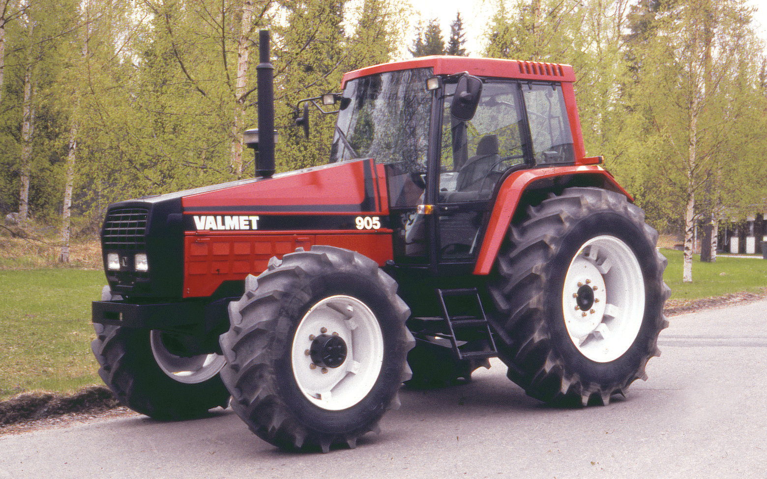 The Steyr Valmet prototype used a jointly developed engine which Valmet eventually built itself