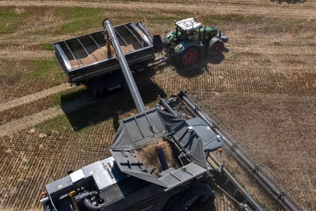 OutRun enables driverless unloading of combines whilst on the move