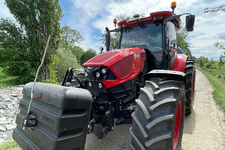 The new tractors will come with a transmission giving up to 54 ratios to choose from