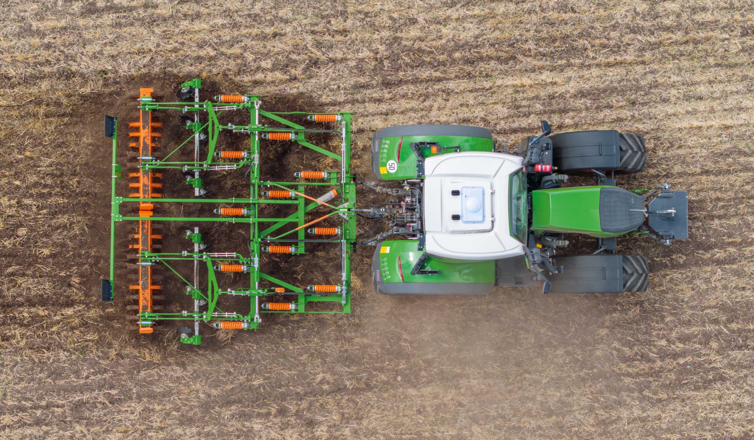 The new 4m Cenio cultivator is suitable for tractors of 105hp to 275hp