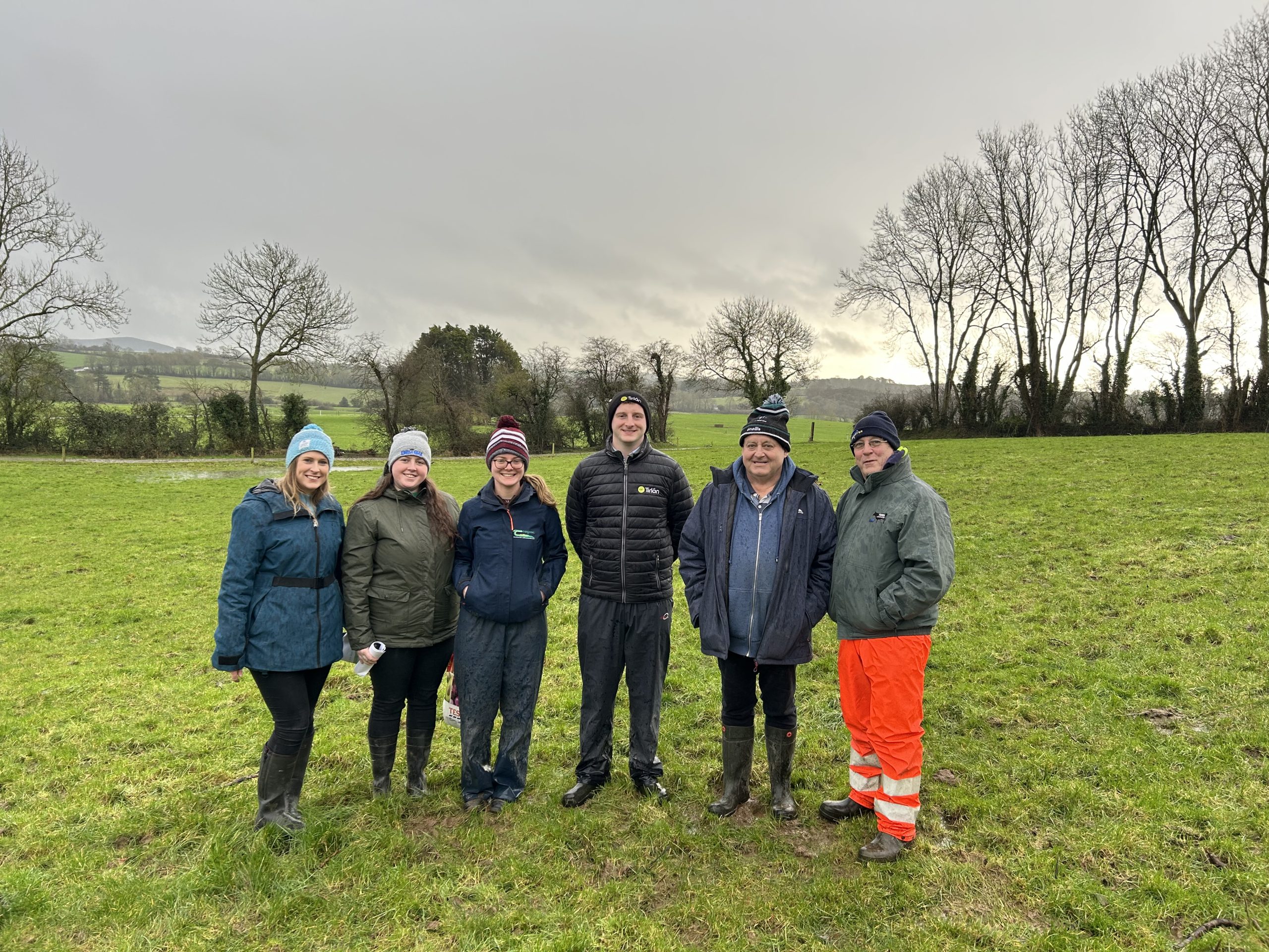 L-R: Teagasc's Bernadette Bennett, Teagasc intern, Aoibhe Mulhall, Teagasc's Margaret Farrell, Tirlán's Donnacha Ryan, Teagasc's Ned Loughlin and dairy farmer, Eugene Lawler at the grass walk