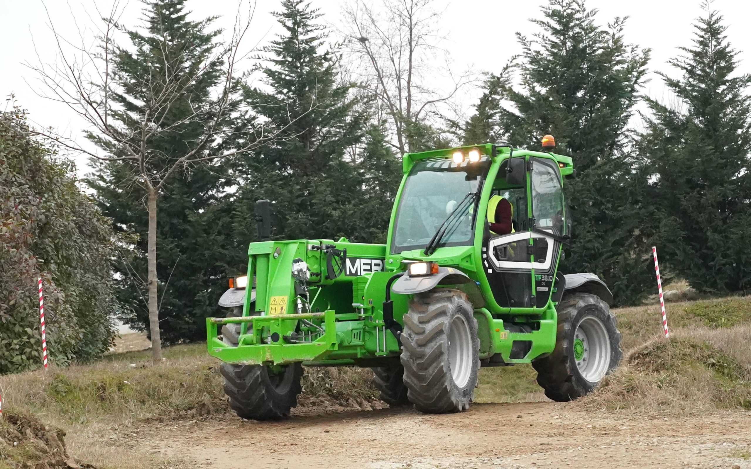 At over 8t the Merlo 38.10 is sprightly for its weight, which it carries low down, increasing the operators vision