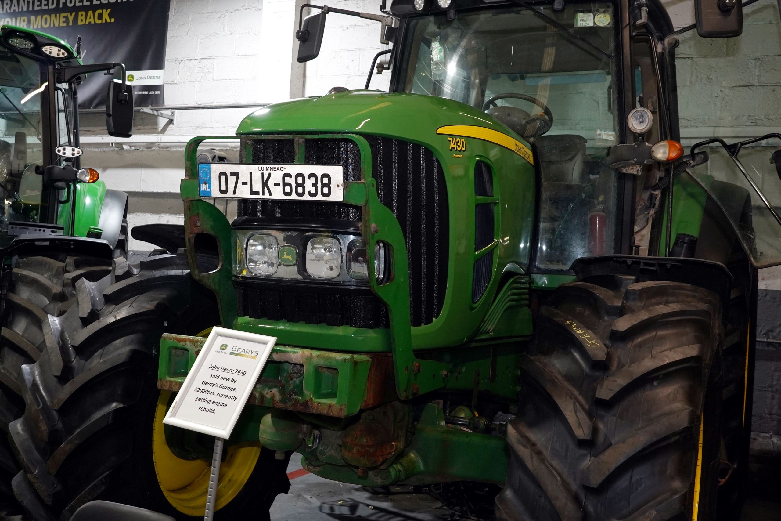 This 7430 was originally used by a lime spreading contractor. Now with 32,000 hours on the clock, it is having a well-deserved engine rebuild