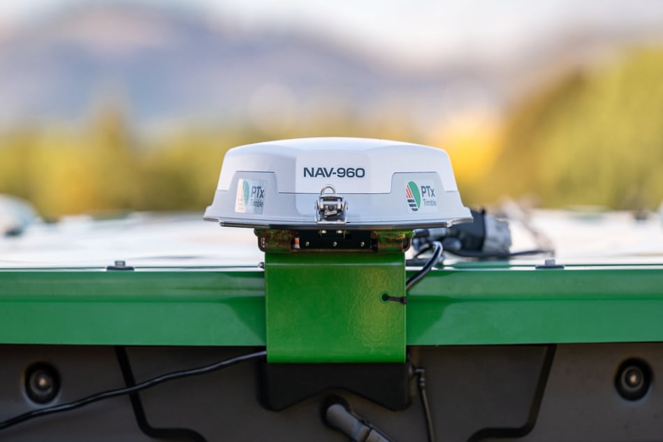 The NAV-960 comes in a newly designed casing with anti-vibration mounting