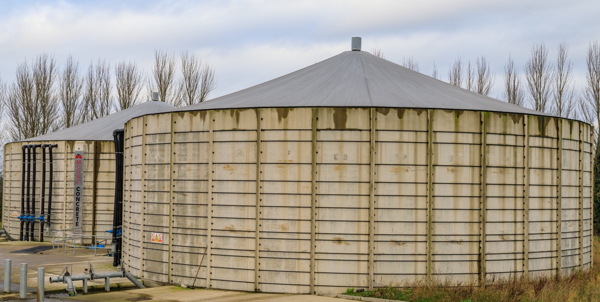 Above ground slurry stores are covered to reduce ammonia emissions at the CAFRE Dairy Centre.