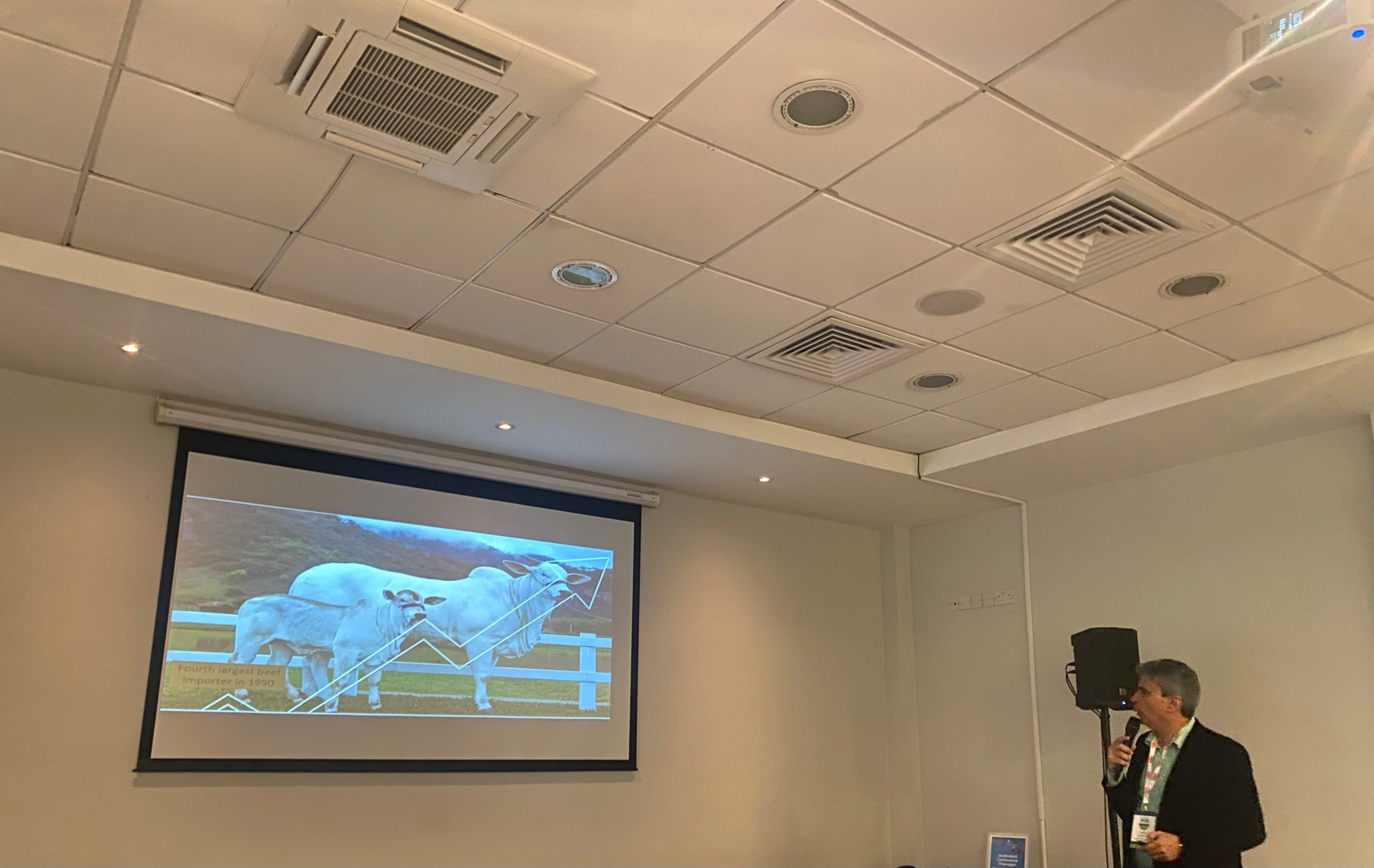 Prof. Dr. Lúcio Francelino Araujo from the University of Sao Paulo speaking at the BSAS Conference 2025 in Galway