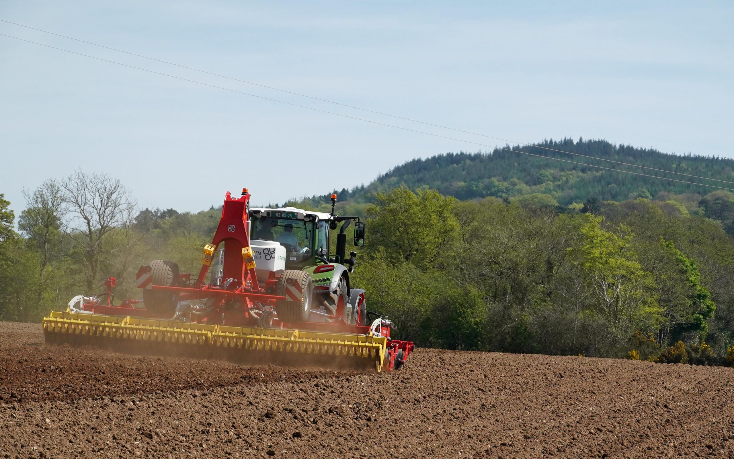 Six cylinders are no longer necessary to haul a 6m set of discs