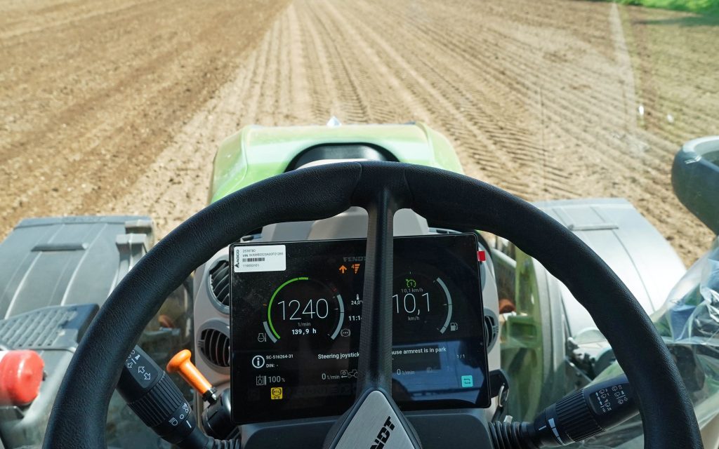 The complexity of Fendts should not be feared for they are simple to operate at a basic level