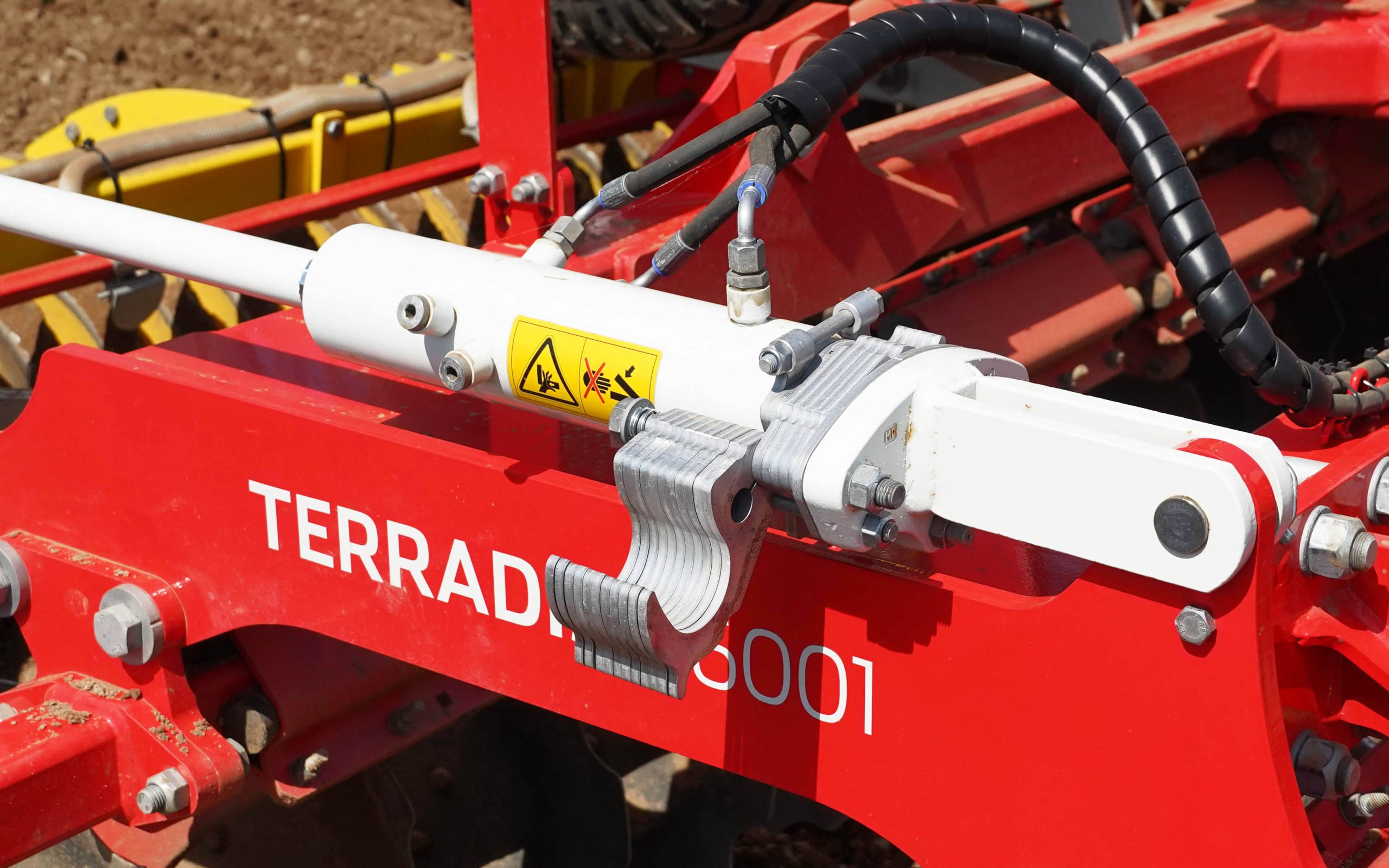 Collars hinge into place to adjust working depth