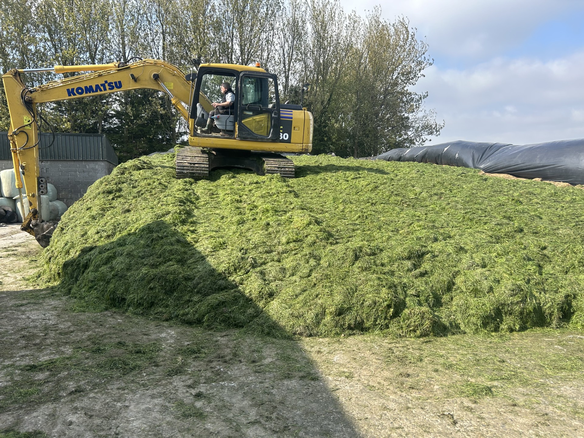 Last load in, so finishing touches and compaction carried out by the track machine