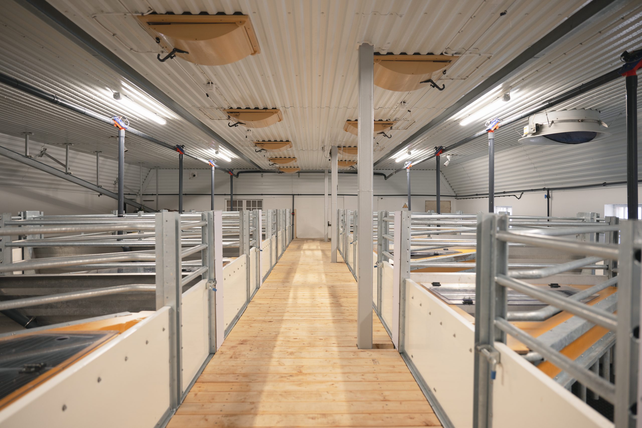 The Moving Floor modules can be fitted into existing barns or new barns