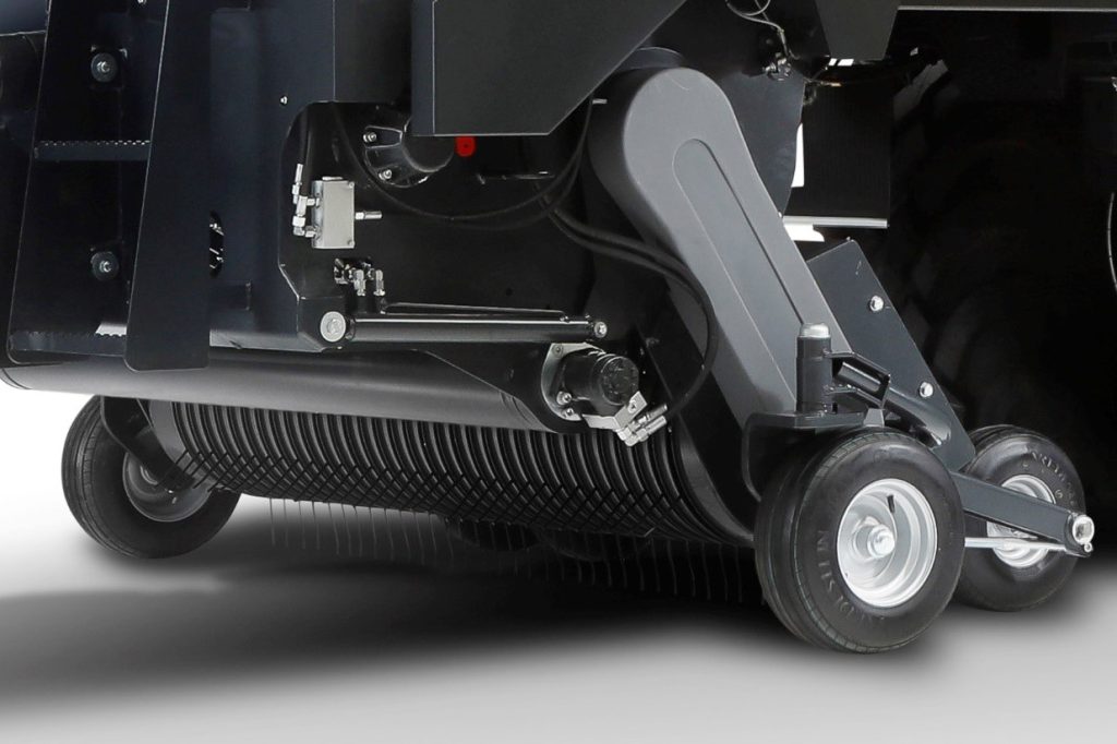 The pick-up is towed rather than pushed and Schuitemaker claims that this is unique to its machines