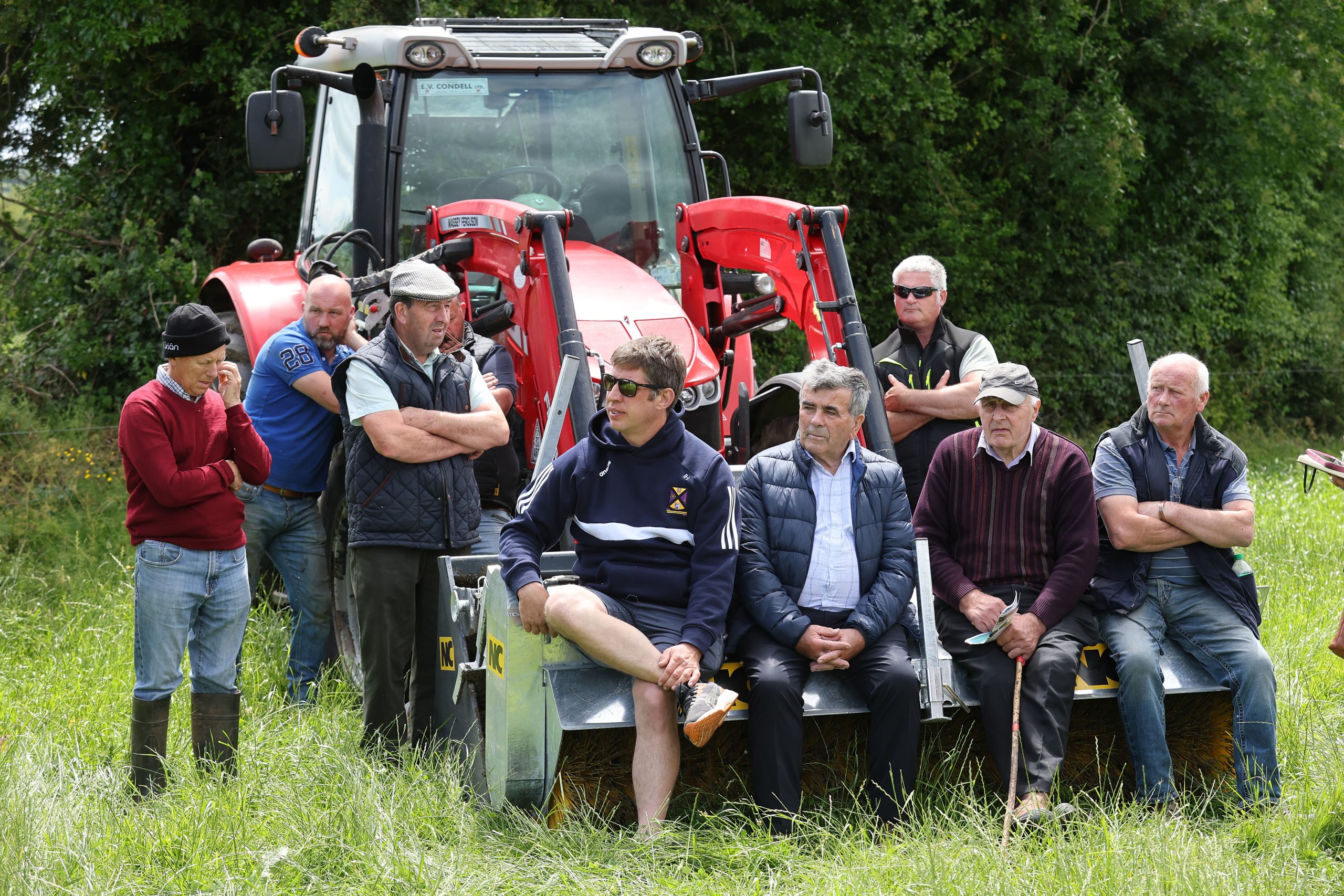 Farmers listen attentively to Tirlán's Agri Sustainability associate Niamh Murphy, at Tirlán’s flagship ‘Farming for the Future’ open farm walk and talk. Source: Finbarr O’Rourke
