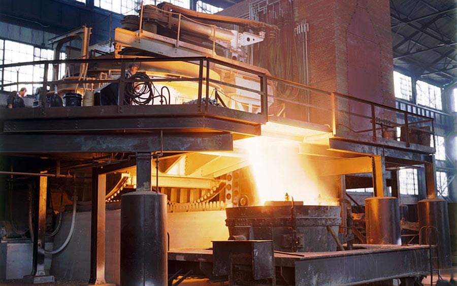 Steel production is a matter of chemistry in ensuring the right grade is poured from the furnace. Source: Shymaa Rabea