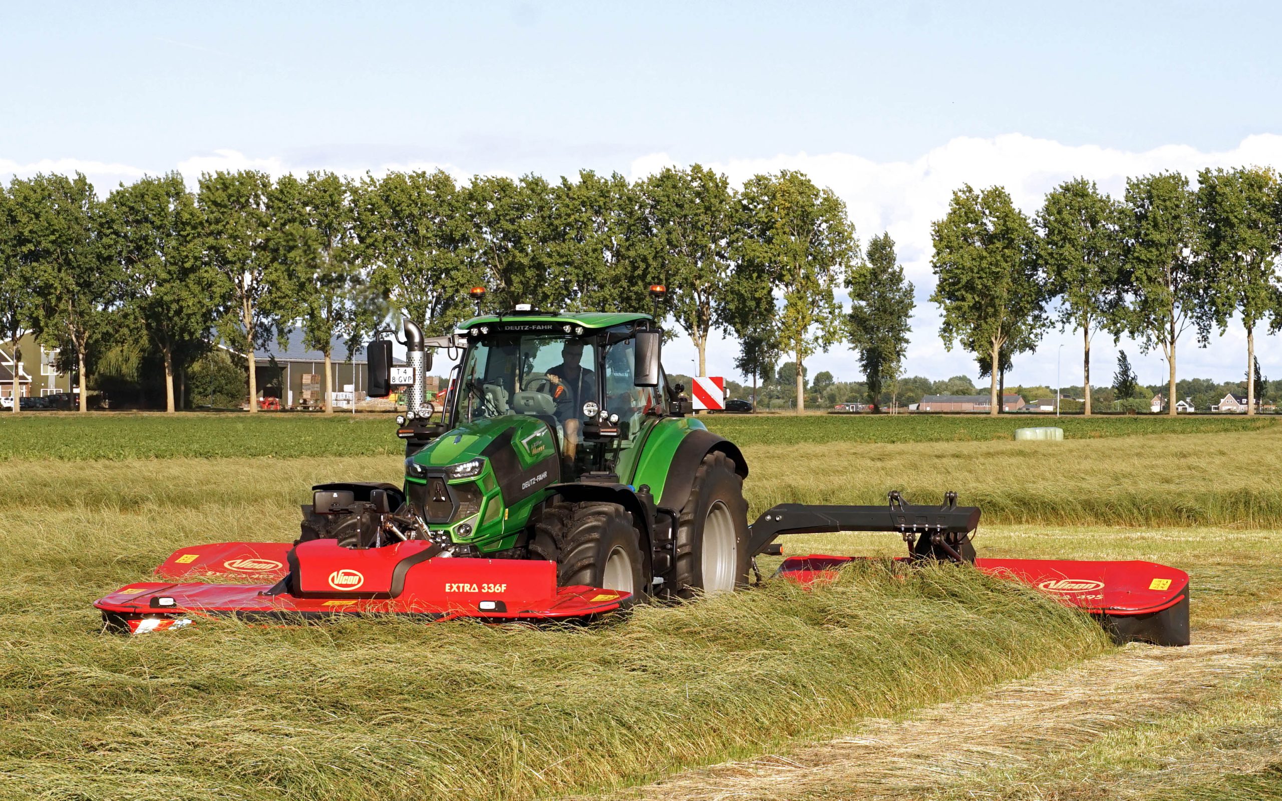 Plain mowers are popular here in Ireland and Kverneland has extended its range