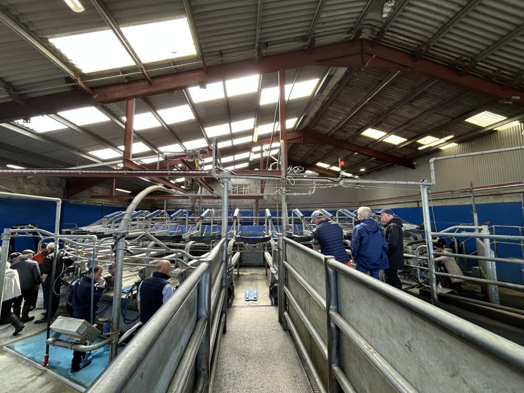 The 50-bay rotary parlou