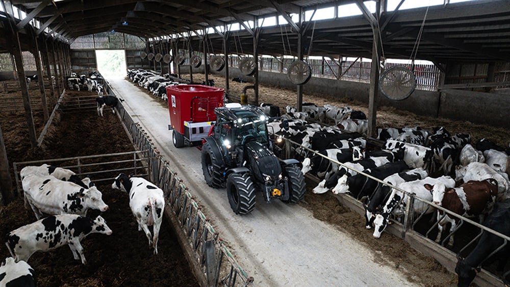 Full ISOBUS functionality is available for compatible implements