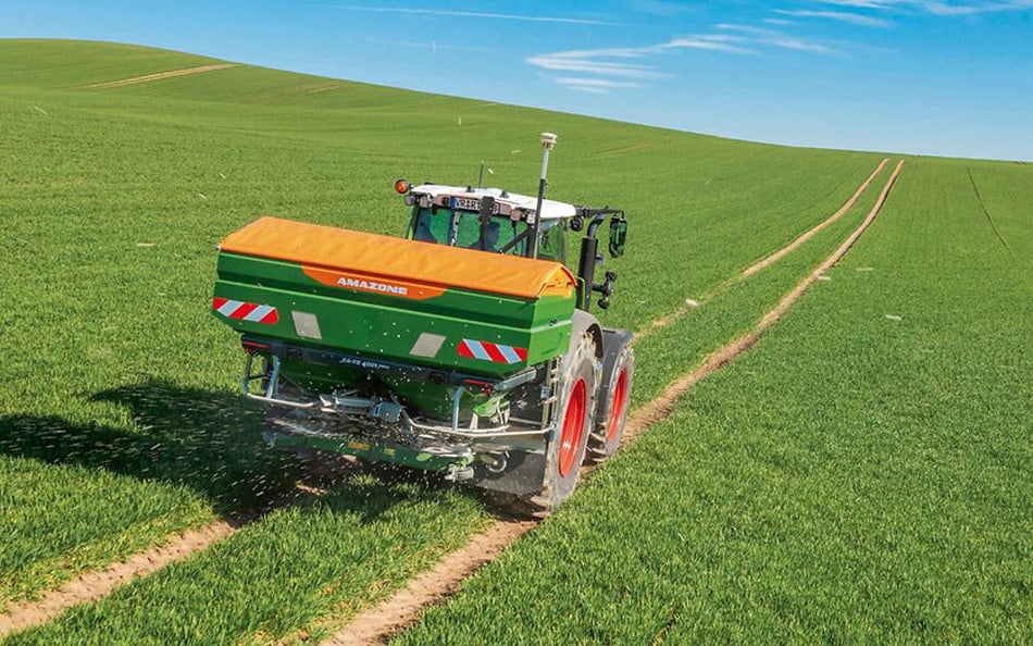 The ZA-TS 01 AutoSpread from Amazone constantly analyses the spread pattern and adjusts itself to ensure consistent application rate
