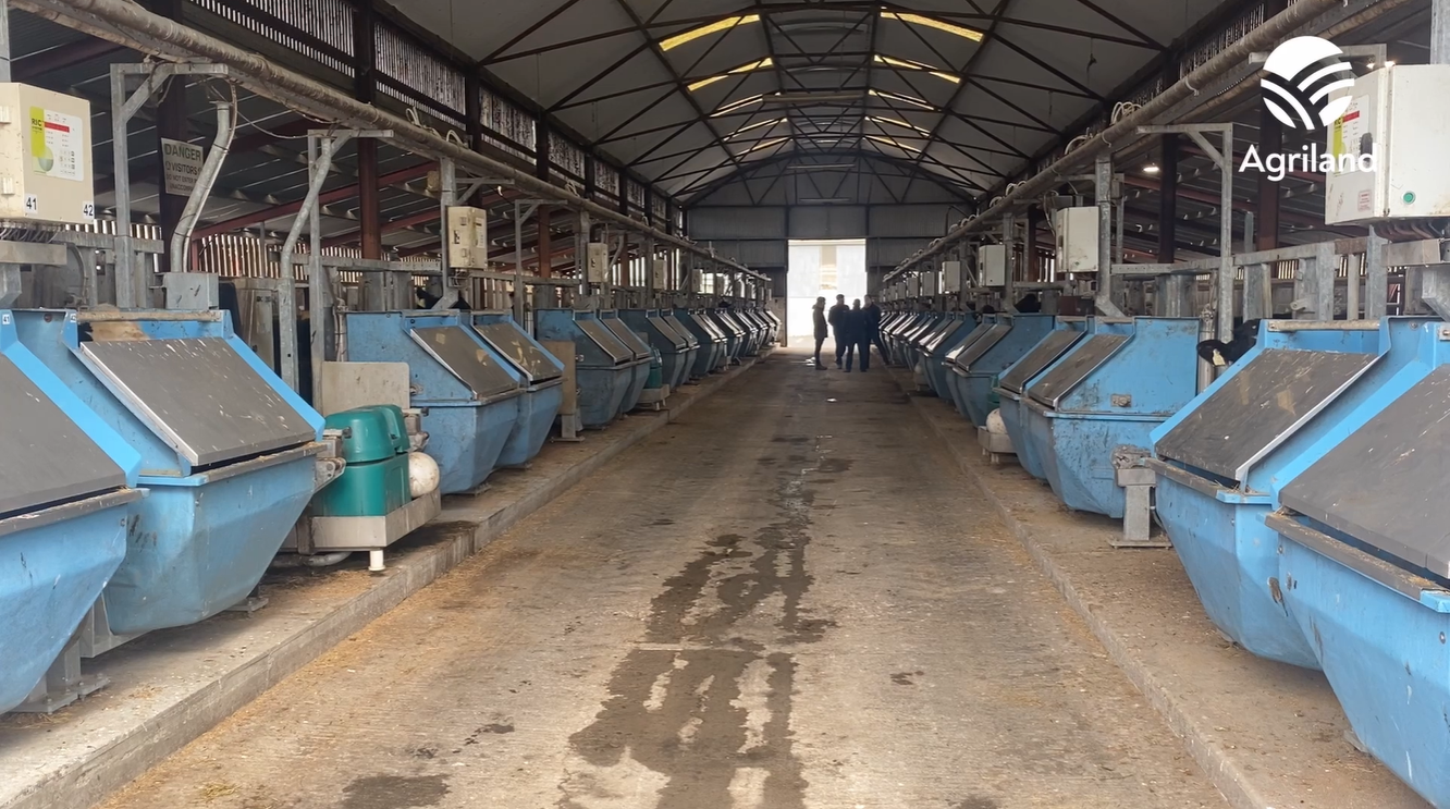 The data collection devices for feed and water intake