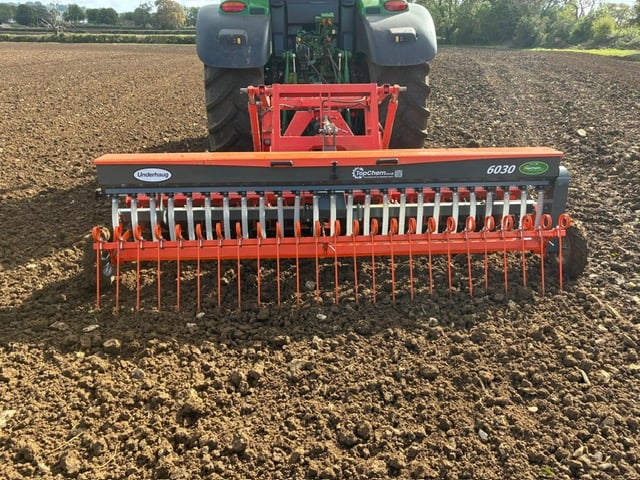 UM 6030 grass seed drill