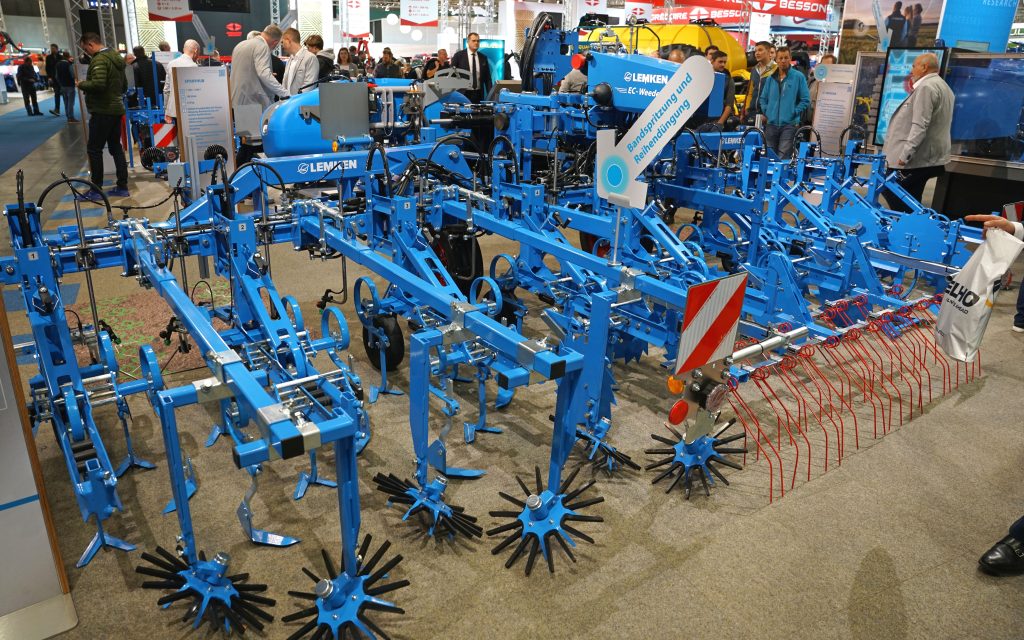 Lemken purchased Steketee in 2018 and, among the main manufacturers, currently has the most experience in mechanical weed control