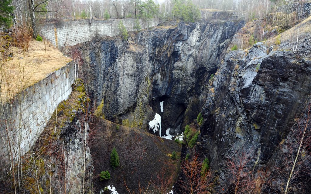 Early Swedish iron mines were no more than deep pits heading straight down, but the ore was of excellent quality