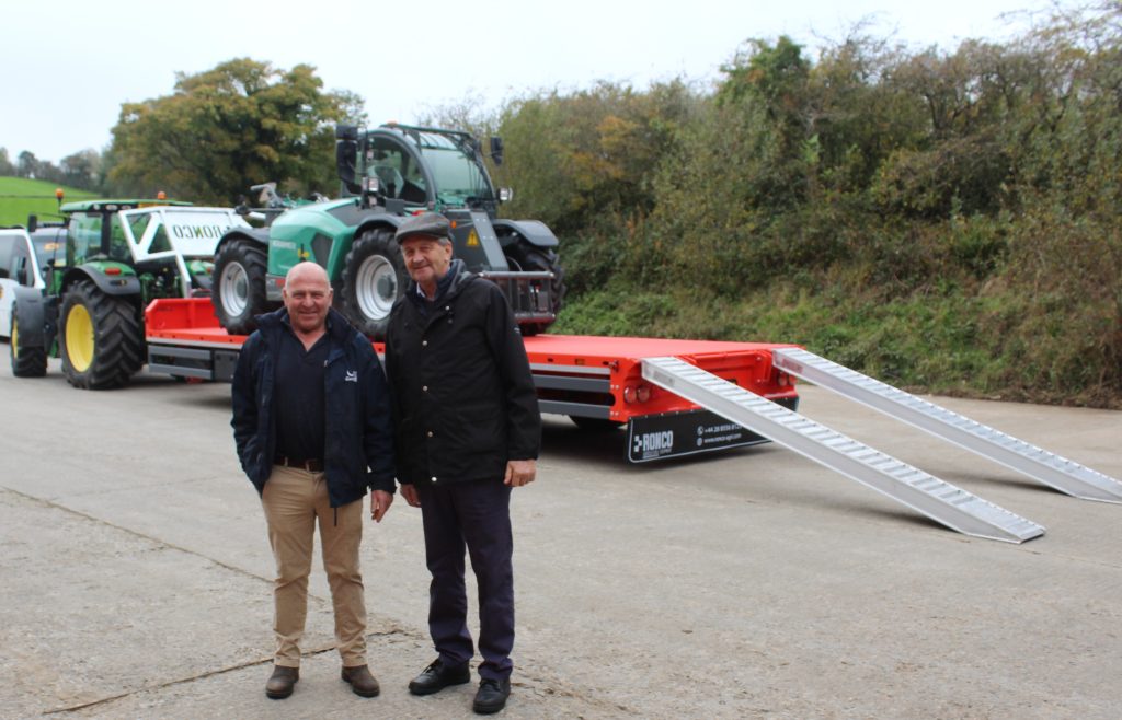 Attending the recent Ronco event, (l-r): Ian Agnew, dairy farmer, Caledon, Co. Tyrone; and Eddie Hobbs, Cooke Agri, Urlingford, Co. Kilkenny