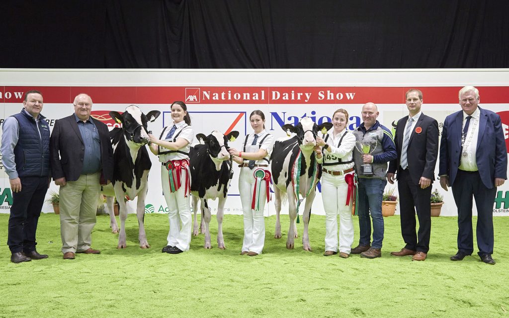 (L-R): Laurence Feeney, IHFA C.E.O. Eamonn Coleman, Eurogene (sponsor) Honourable Mention Dalevalley Lambda Aiko 2255 exhibited by Enda Doran, Ballinasloe, Co. Roscommon, Mary Conroy (handler), Reserve Champion Dalevalley Parfect Aiko 282 exhibited by Enda Doran, Ballinasloe, Co. Roscommon, Lauren Doran, (handler), Champion Cornboro Goldchip Carla exhibited by Brian Corley, Smithboro, Co. Monaghan, Rachel Corley (handler), Brian Corley (exhibitor), Cord Hormann (Judge), John Kirby, Cork club President. Source: Maria Kelly