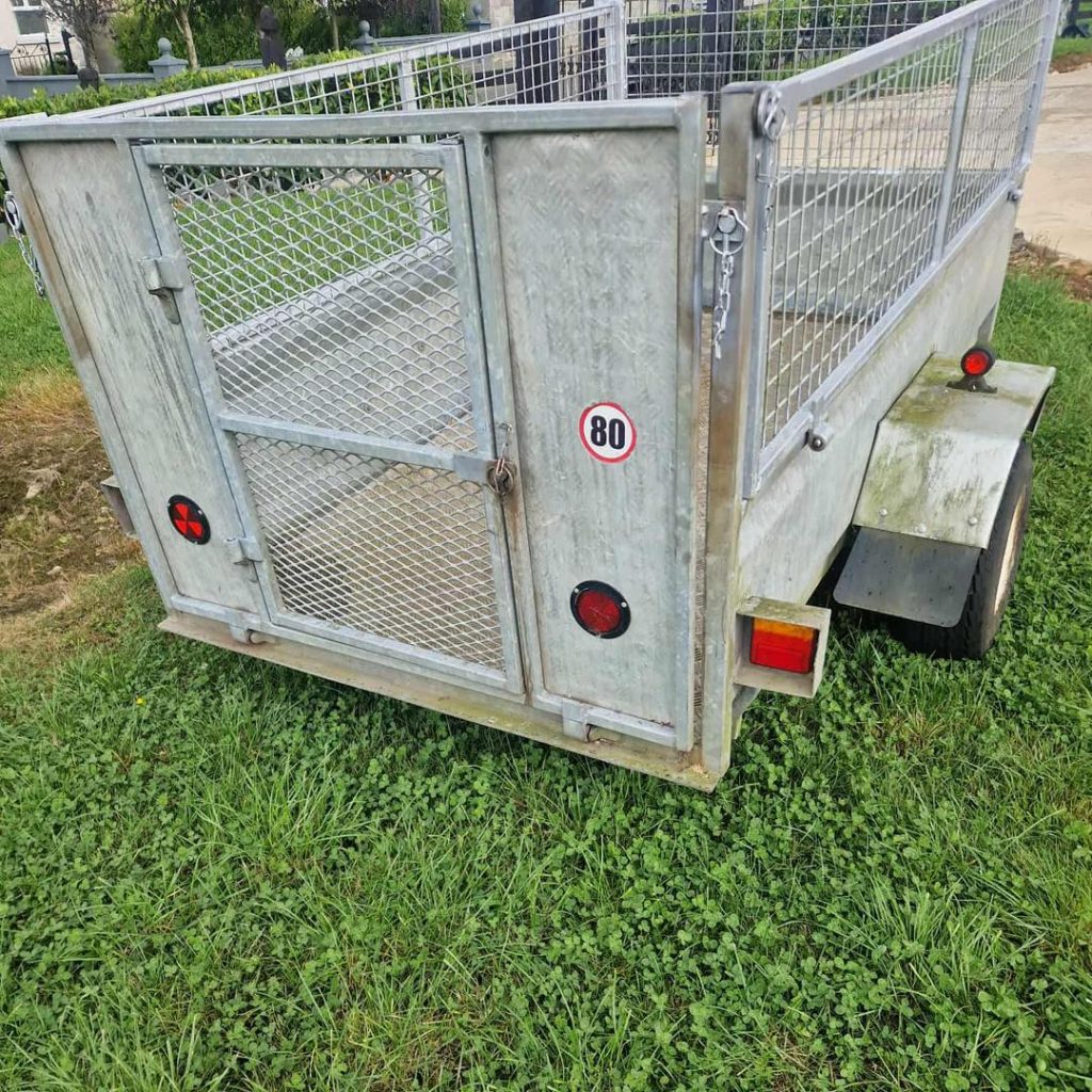 Another image of the missing trailer. Source: An Garda Síochána Wexford Facebook