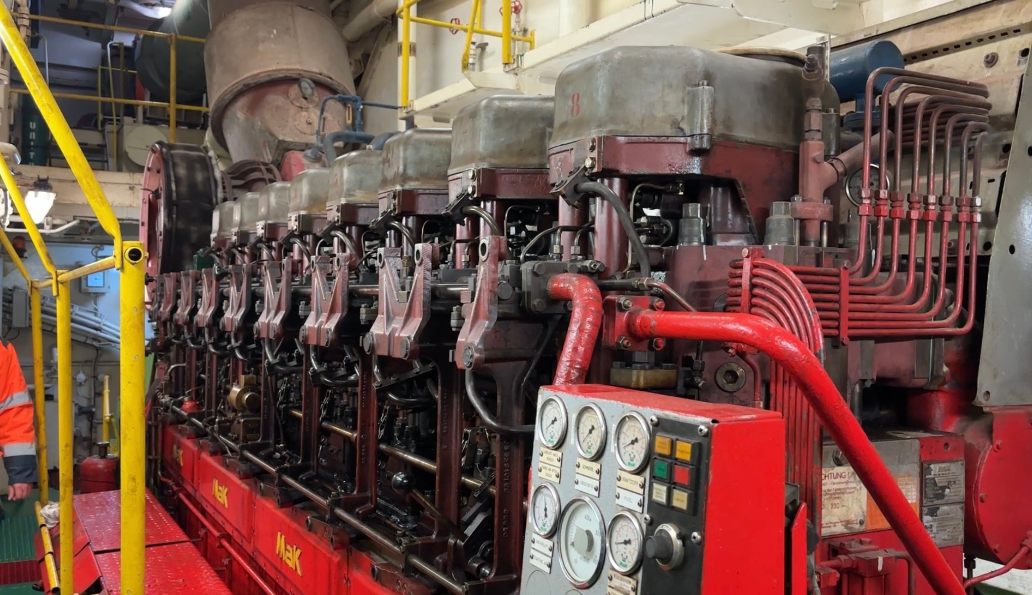 MV Alondra main engine