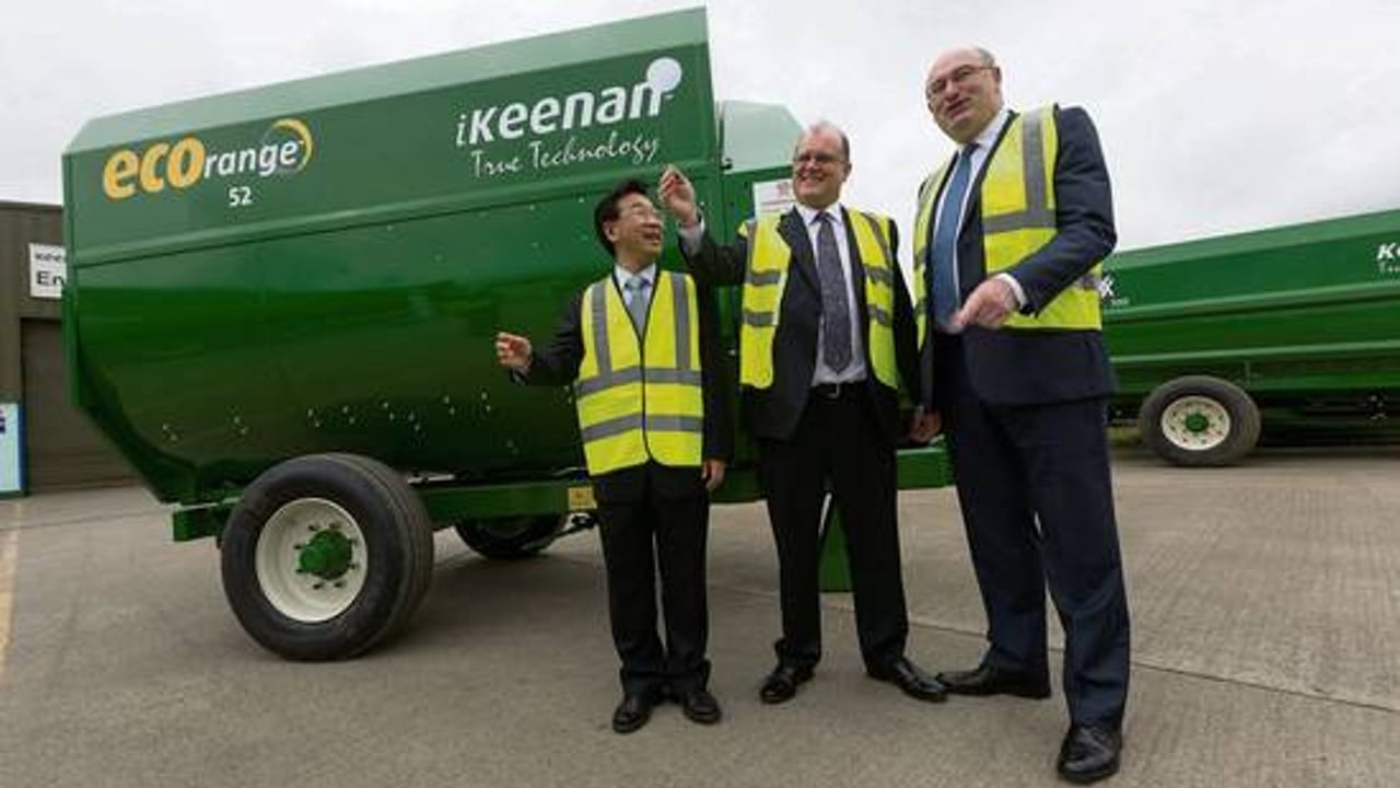 Chinese Vice-Agriculture Minister Zhang Taolin, Gerard Keenan of Richard Keenan &amp; Co and Environment Minister Phil Hogan