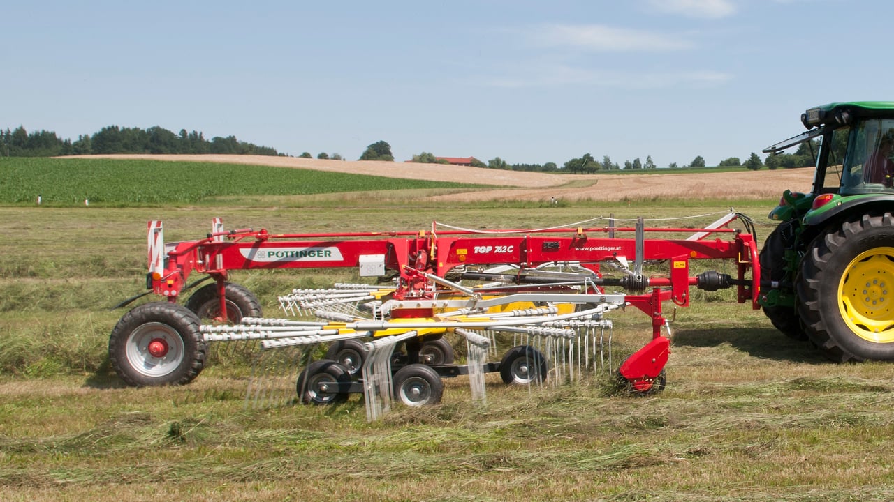 New Pöttinger rake