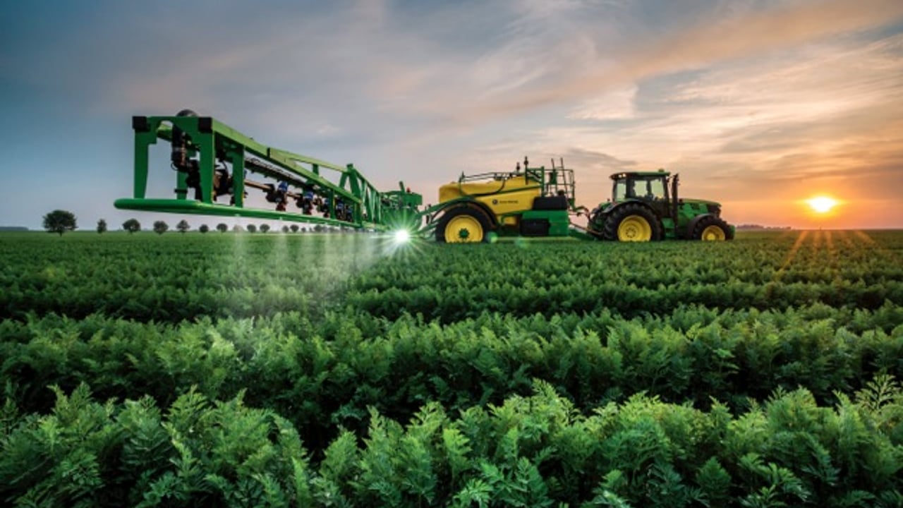 John Deere M962i sprayer