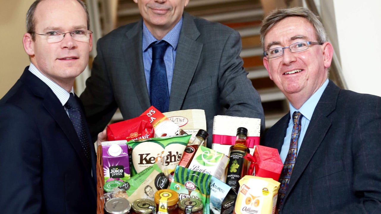 Minister for Agriculture, Food and the Marine Simon Coveney at the launch with Alan Renwick, Professor of Agriculture and Food Economics, UCD and Professor Ciarán Ó hÓgartaigh, Dean, UCD Business. 